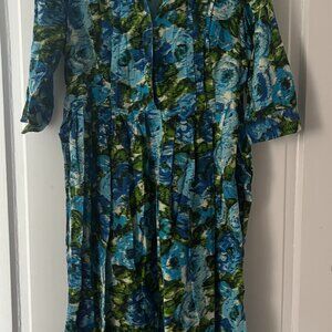 Newport News Size 6 Dress - Floral in Excellent Condition